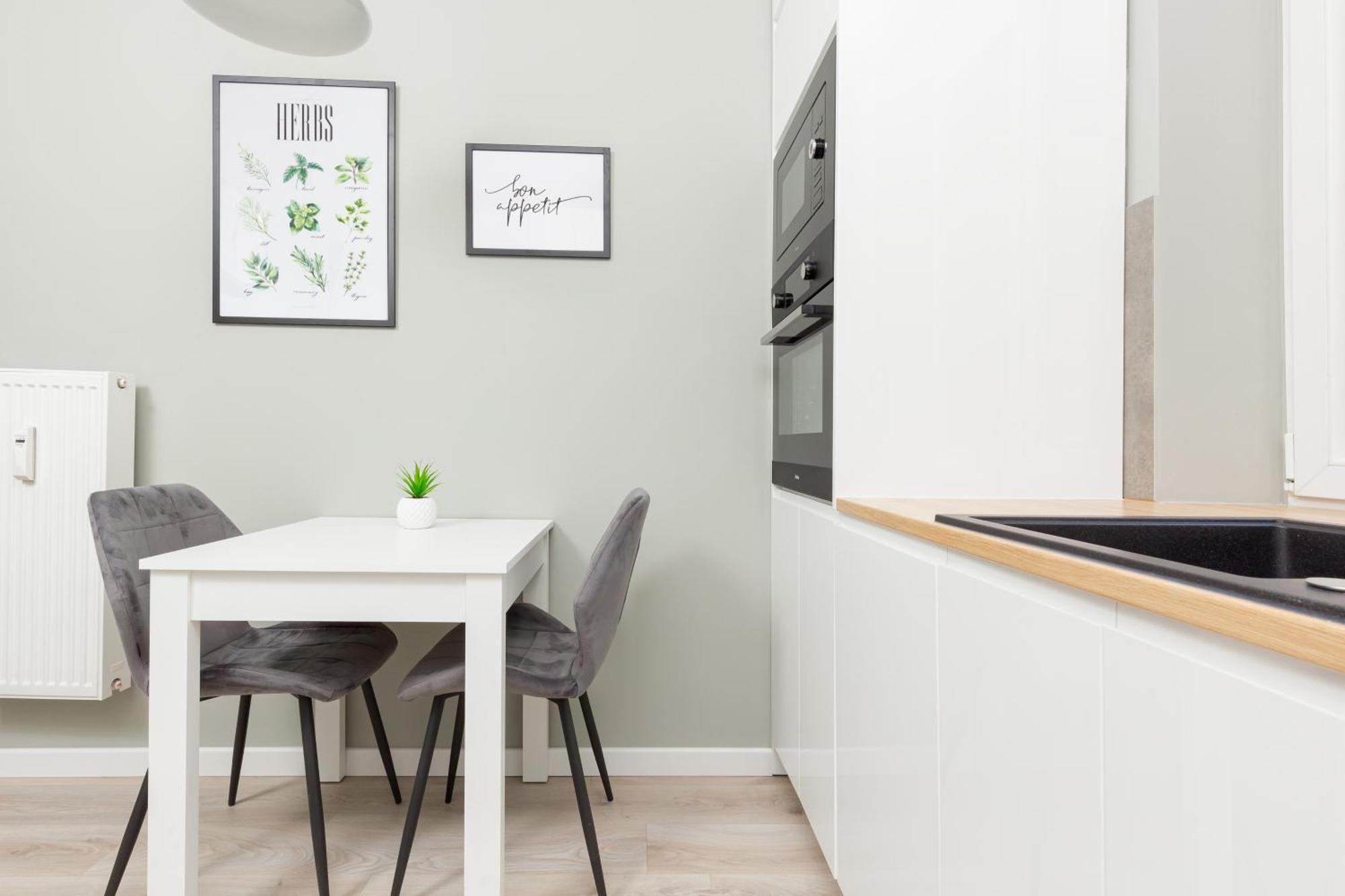 Central Apartment Emilii Plater By Noclegi Renters Warsaw Luaran gambar