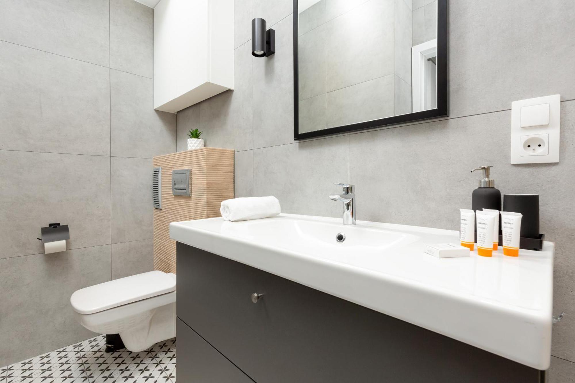 Central Apartment Emilii Plater By Noclegi Renters Warsaw Luaran gambar